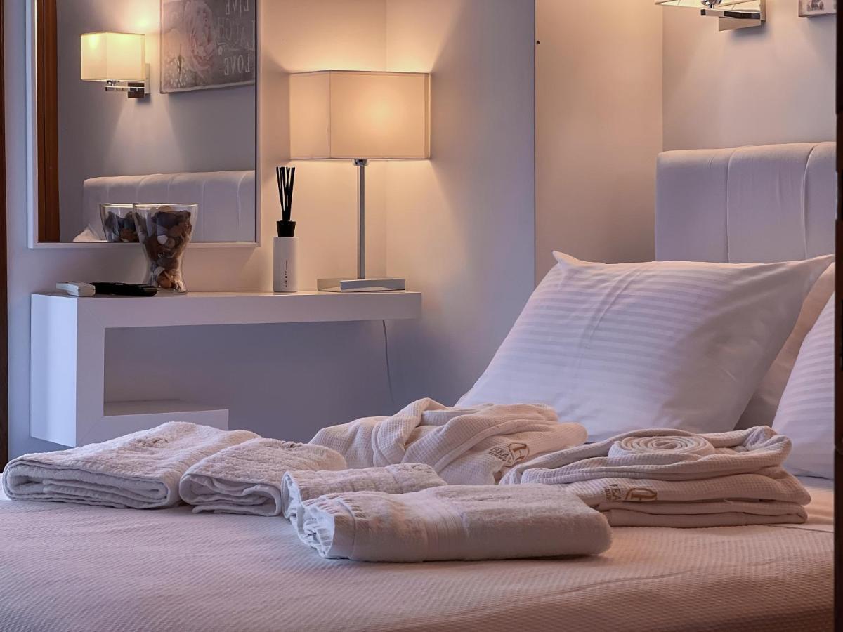 Heaven Luxury Villa Nea Roda Zewnętrze zdjęcie