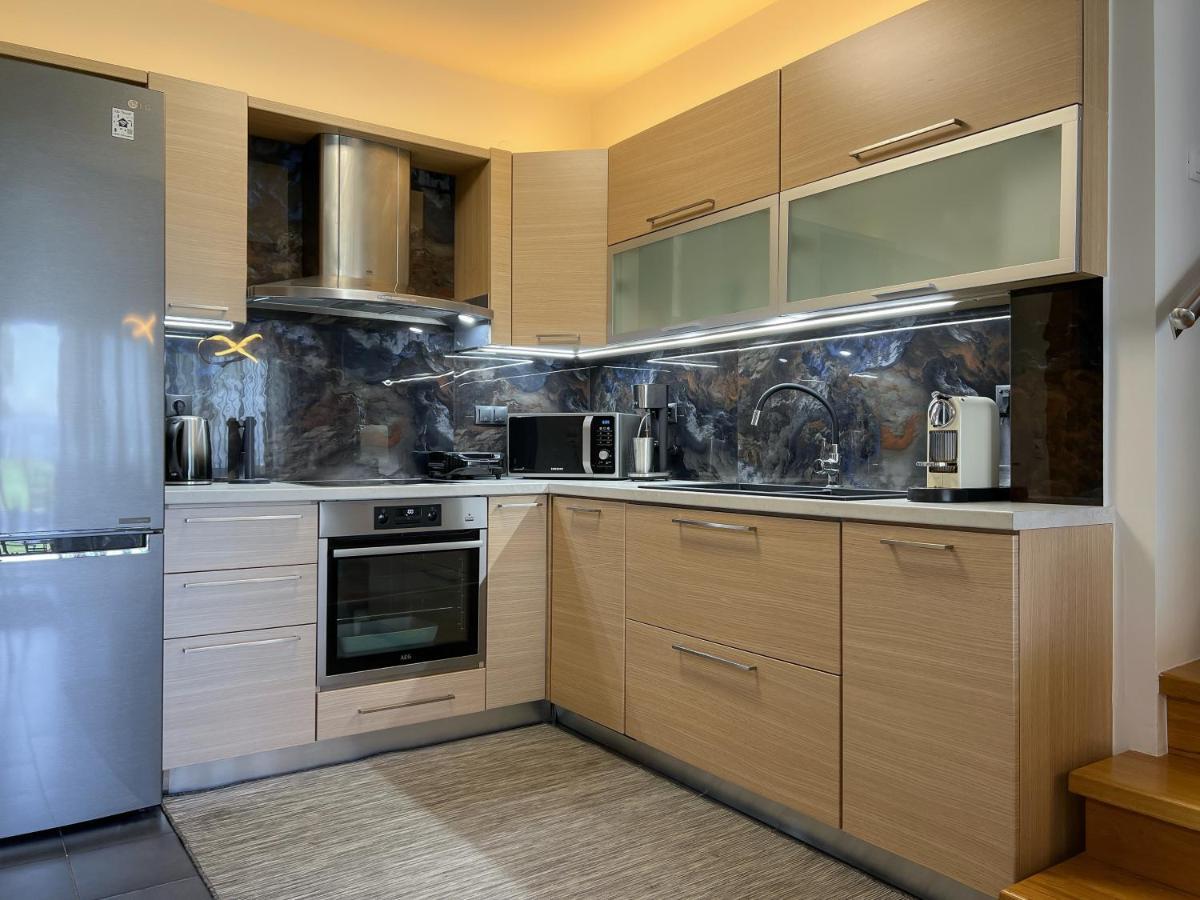 Heaven Luxury Villa Nea Roda Zewnętrze zdjęcie