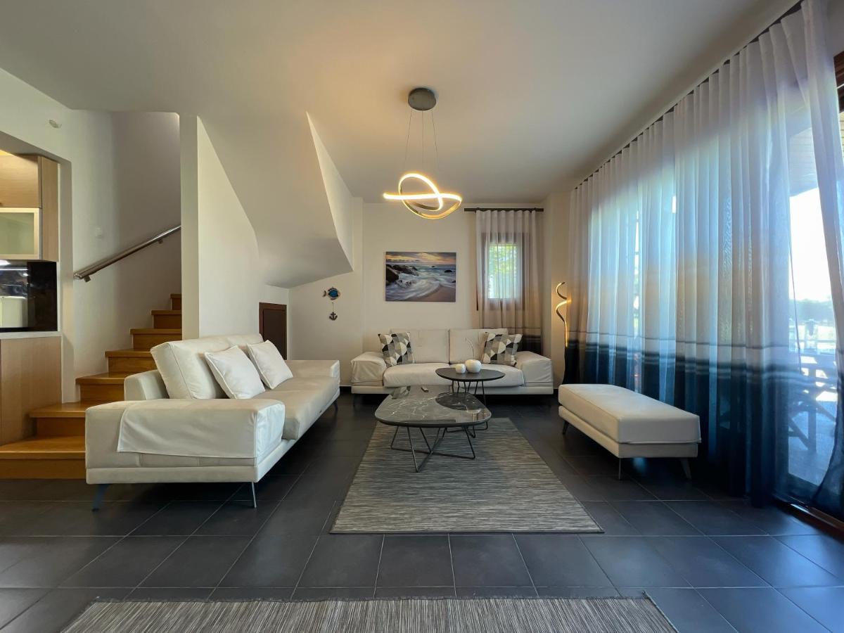 Heaven Luxury Villa Nea Roda Zewnętrze zdjęcie